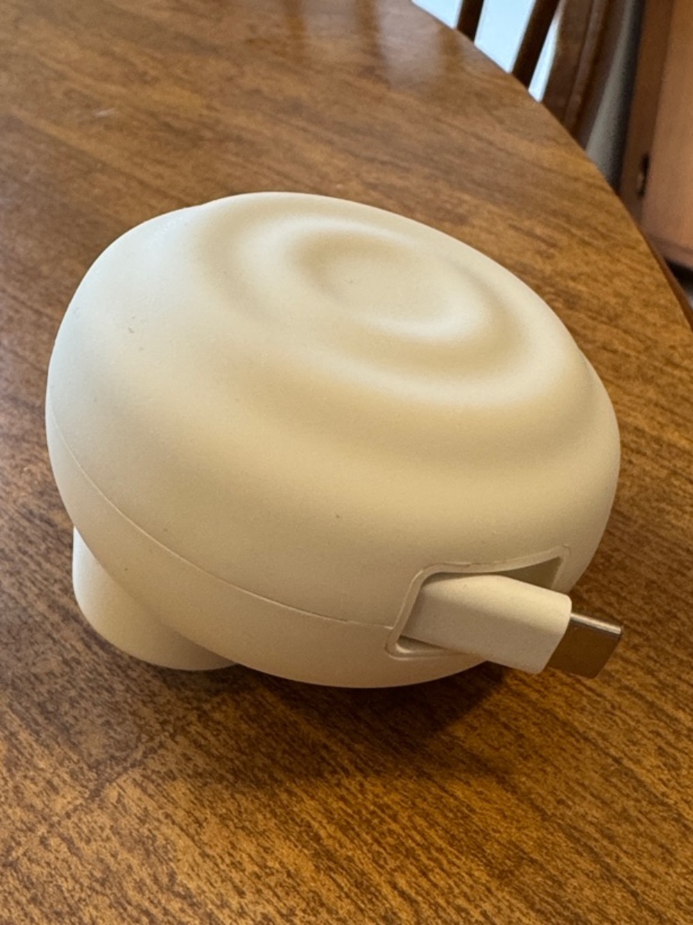 Counterpart Compact Portable USB-C  35 WATT USB-C CORD RETRACTABLE CHARGER Pearl